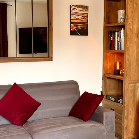 Le Διαμέρισμα *